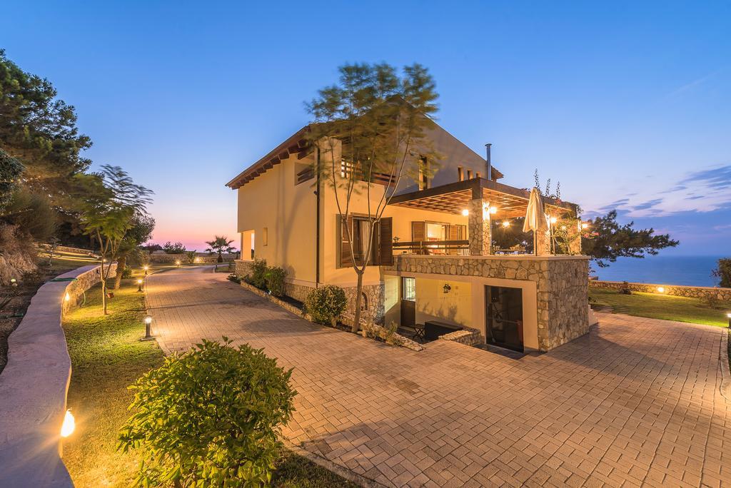 Russelia Villa