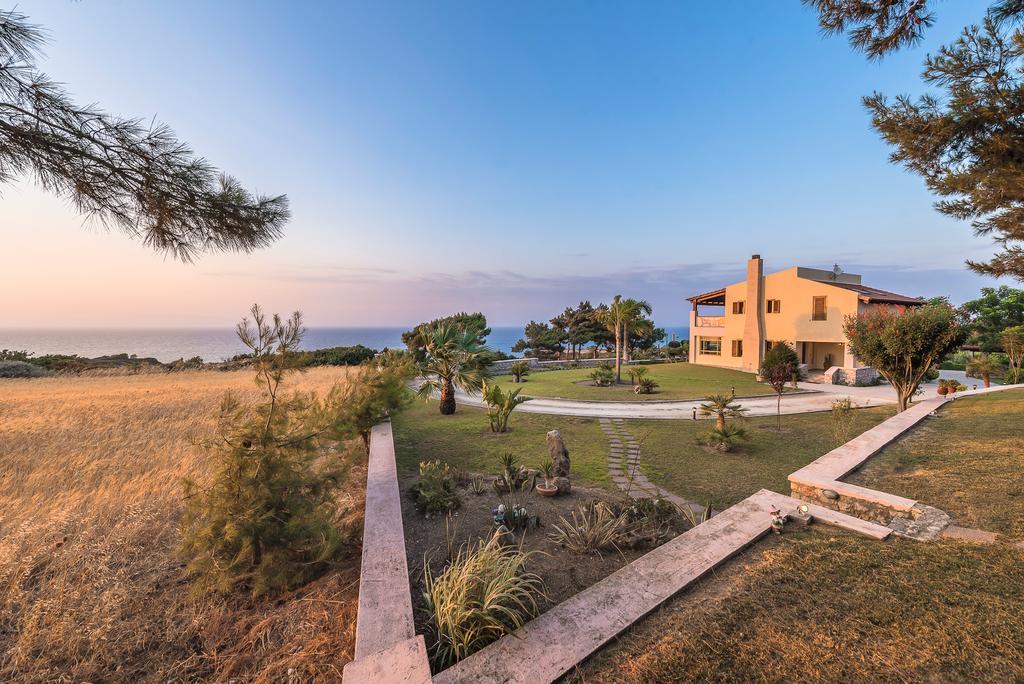 Russelia Villa *