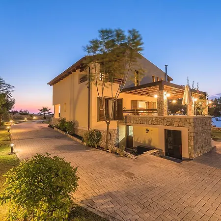 Villa Russelia Kalavarda Exterior photo
