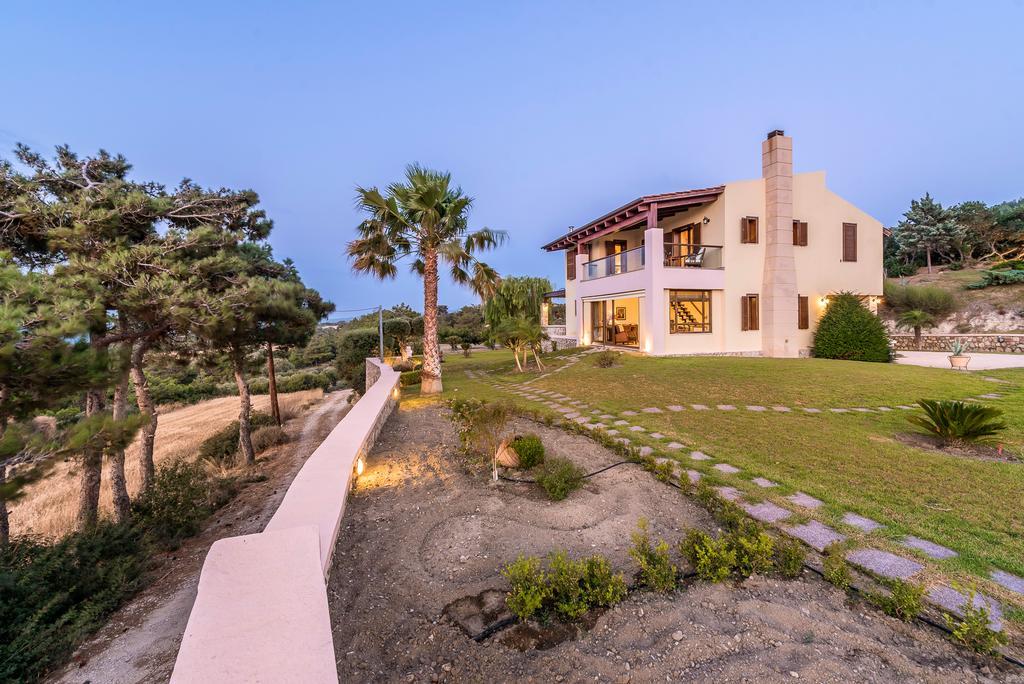 Russelia Villa *