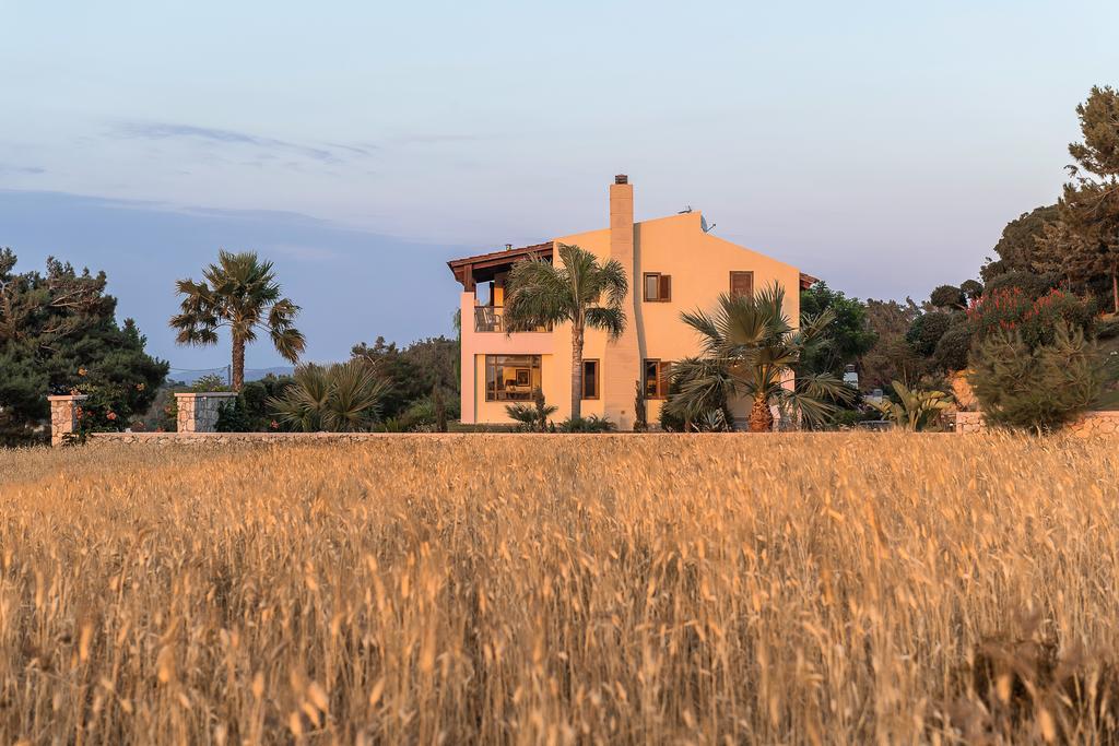 Russelia Villa